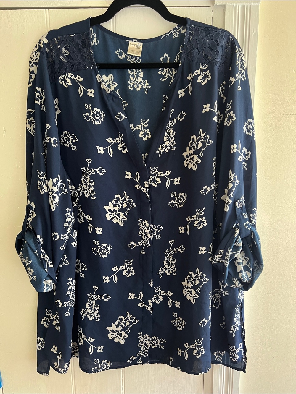 Terra & Sky Navy and White Floral Lace-Shoulder Tunic